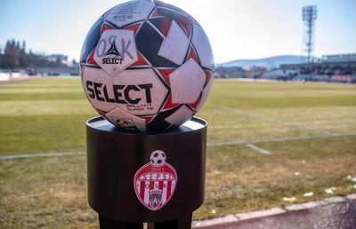 Teste din 8 în 8 minute. Sepsi se ”reunește” vineri la o clinică privată, iar după testare intră în cantonament