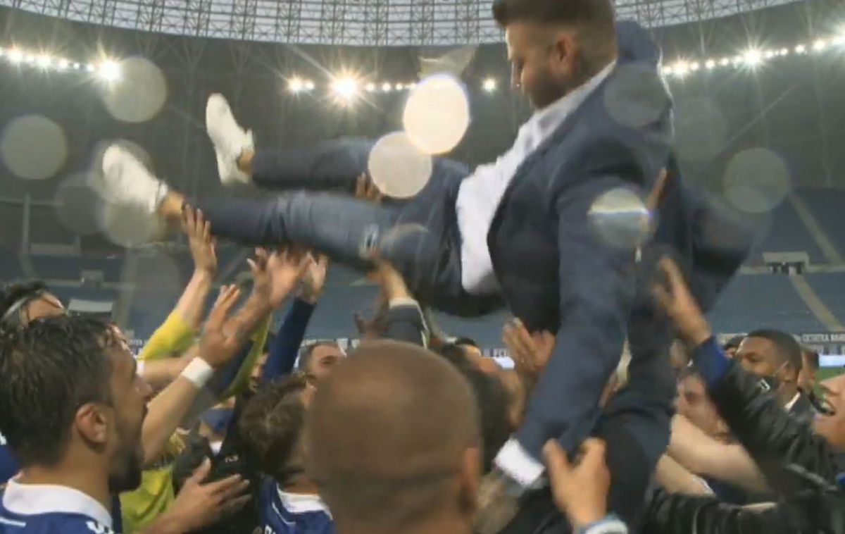 FOTO FC U Craiova a promovat în Liga 1