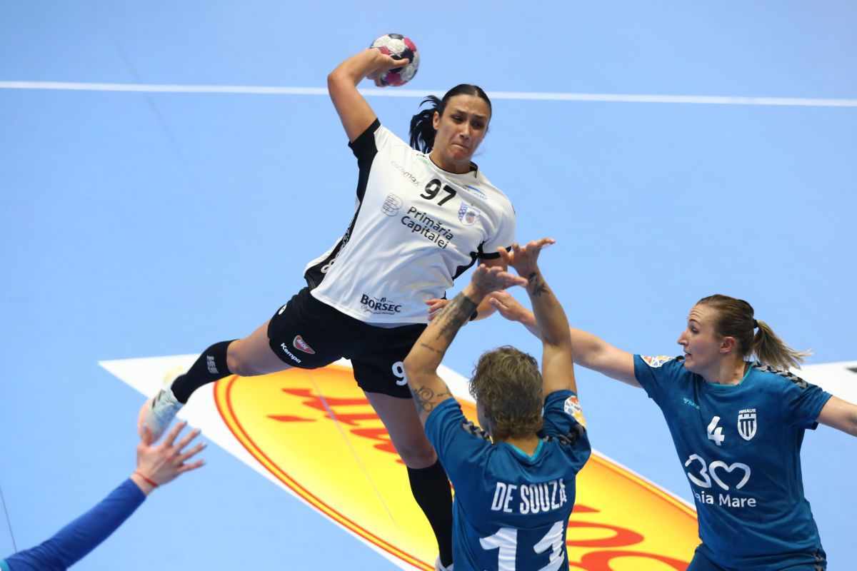 Campionatul s-a terminat. CSM e campioană! CSM București a zdrobit-o pe Minaur Baia Mare și poate deja să sărbătorească titlul în „Liga Florilor”