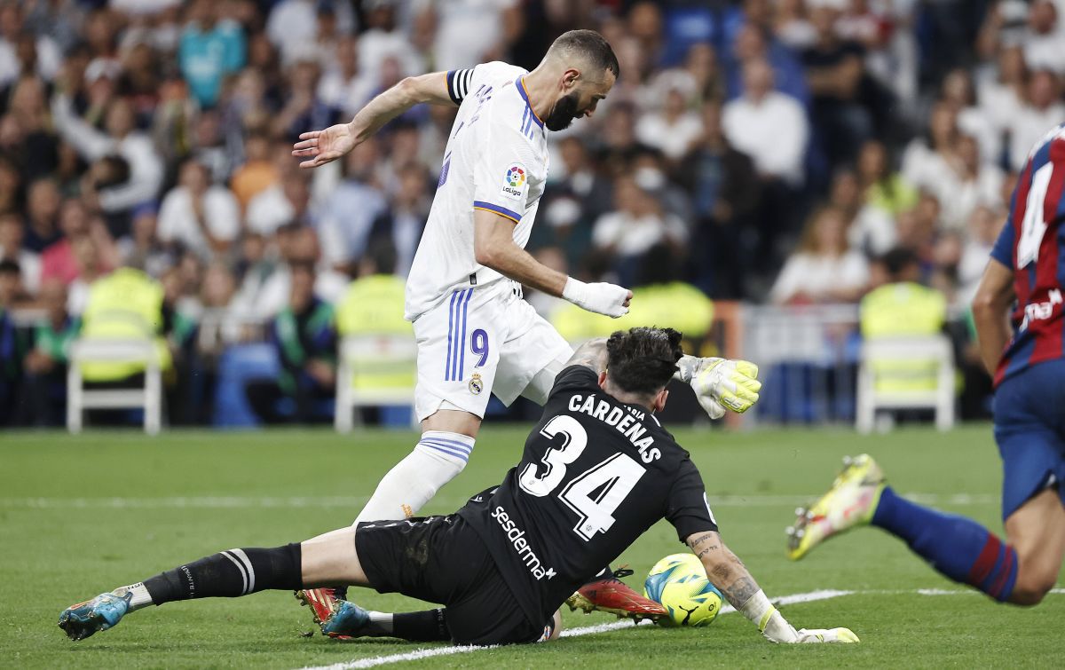 Real Madrid, victorie zdrobitoare cu Levante » Performanță fabuloasă reușită de Benzema + primul hattrick reușit de Vinicius