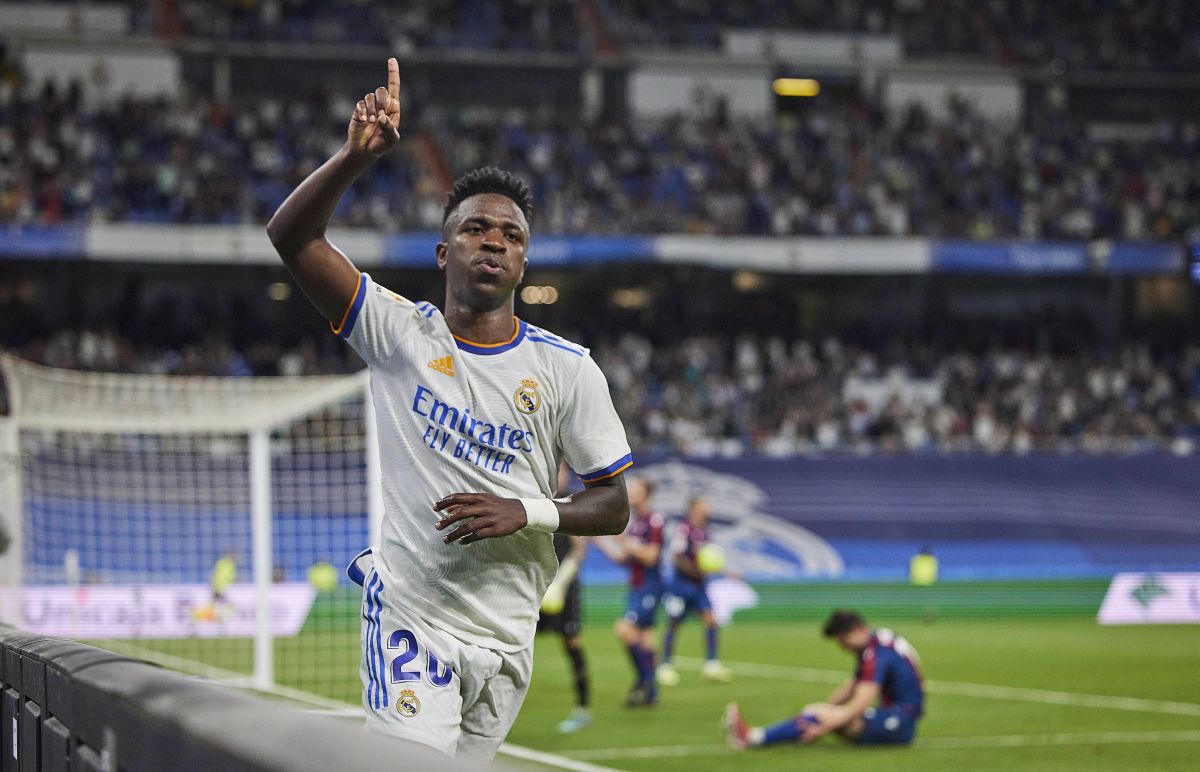 Real Madrid, victorie zdrobitoare cu Levante » Performanță fabuloasă reușită de Benzema + primul hattrick reușit de Vinicius