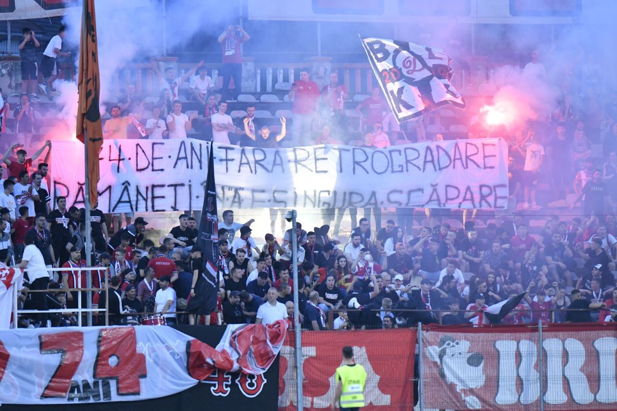 5 jucători din Dinamo - UTA au luat 4 în caseta tehnică din ziar