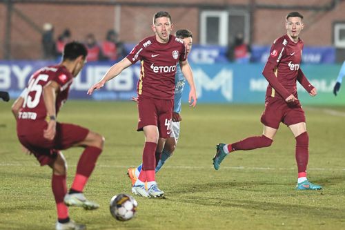 Dan Petrescu (55 de ani), antrenorul celor de la CFR Cluj, ar putea să nu se bazeze pe serviciile kosovarului Ermal Krasniqi (24 de ani) la derby-ul de duminică, cu FCSB, din play-off-ul Superligii. 
Foto: Imago