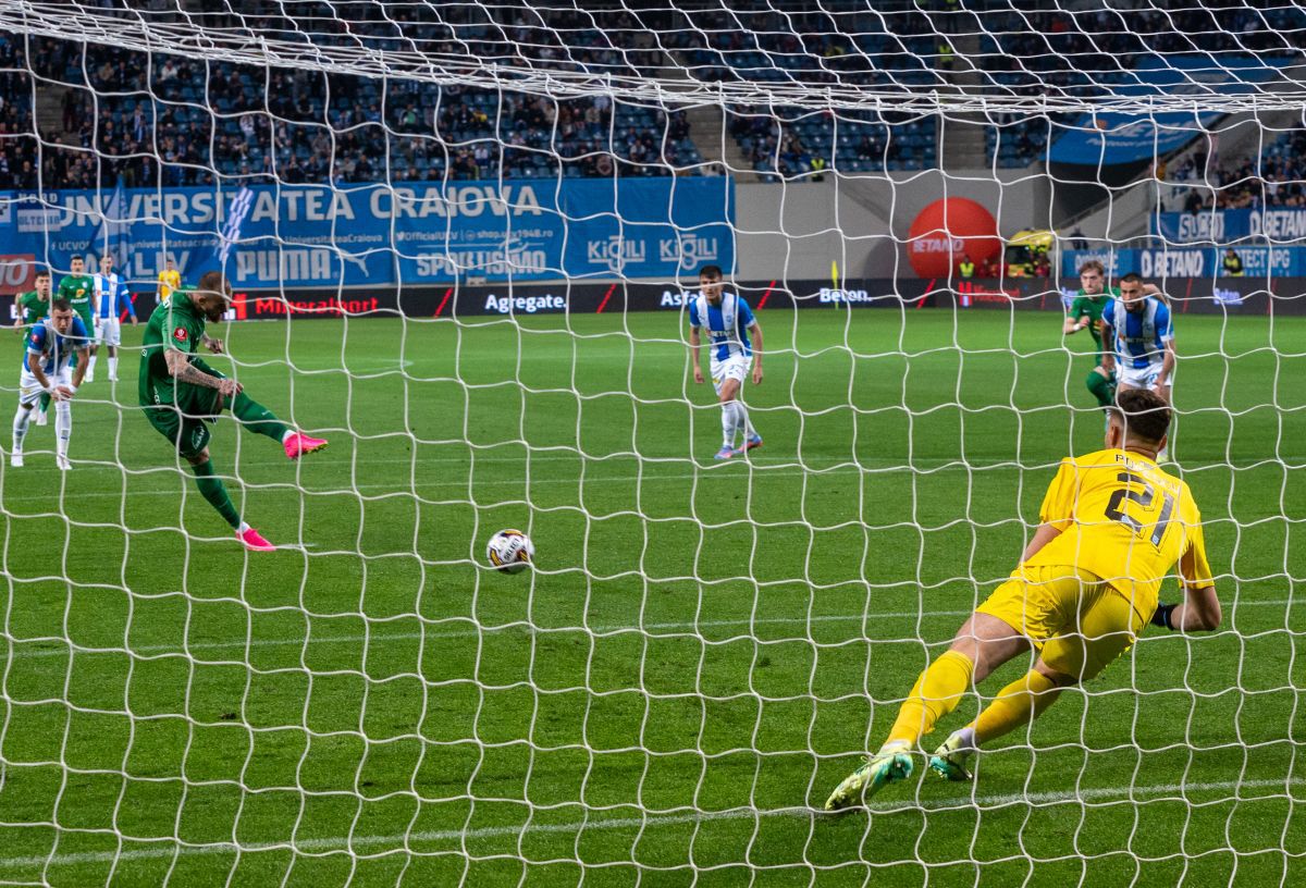 Și FCSB e la mâna ei după Universitatea Craiova - Farul! » Lupta la titlu, DINAMITATĂ! Noul clasament