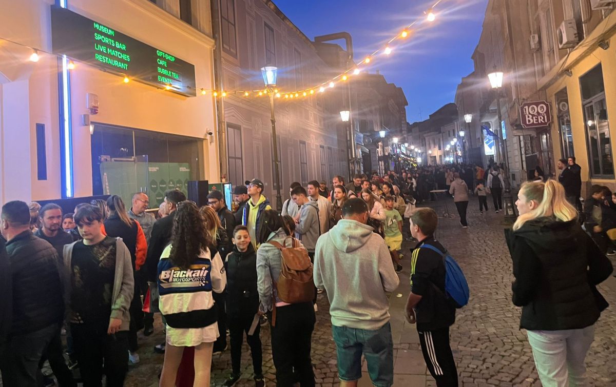 Coadă de sute de persoane la Muzeul Fotbalului » Duckadam, surprins: „Nu mă așteptam!”