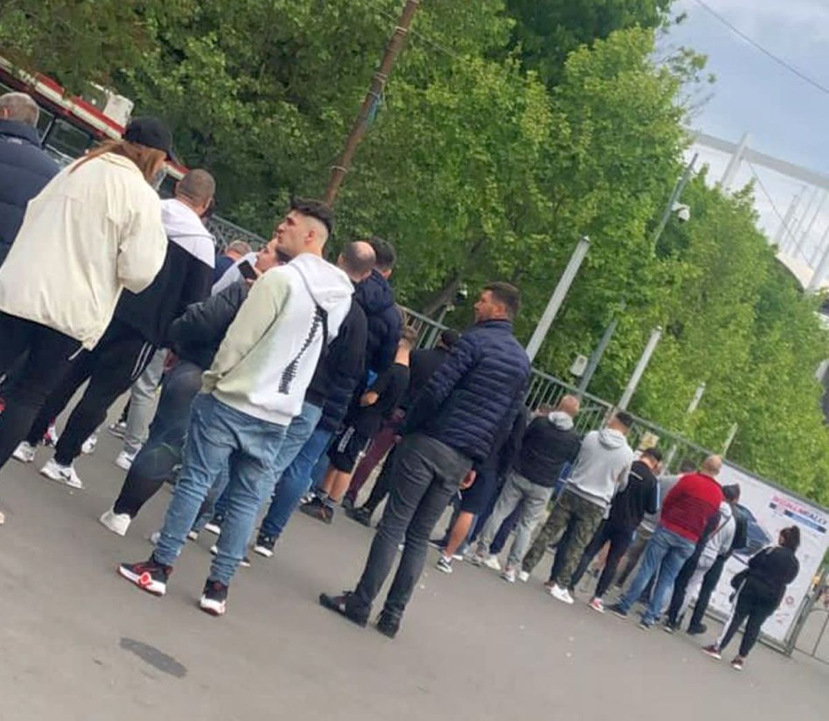 Coadă la bilete pentru FCSB  - CFR Cluj