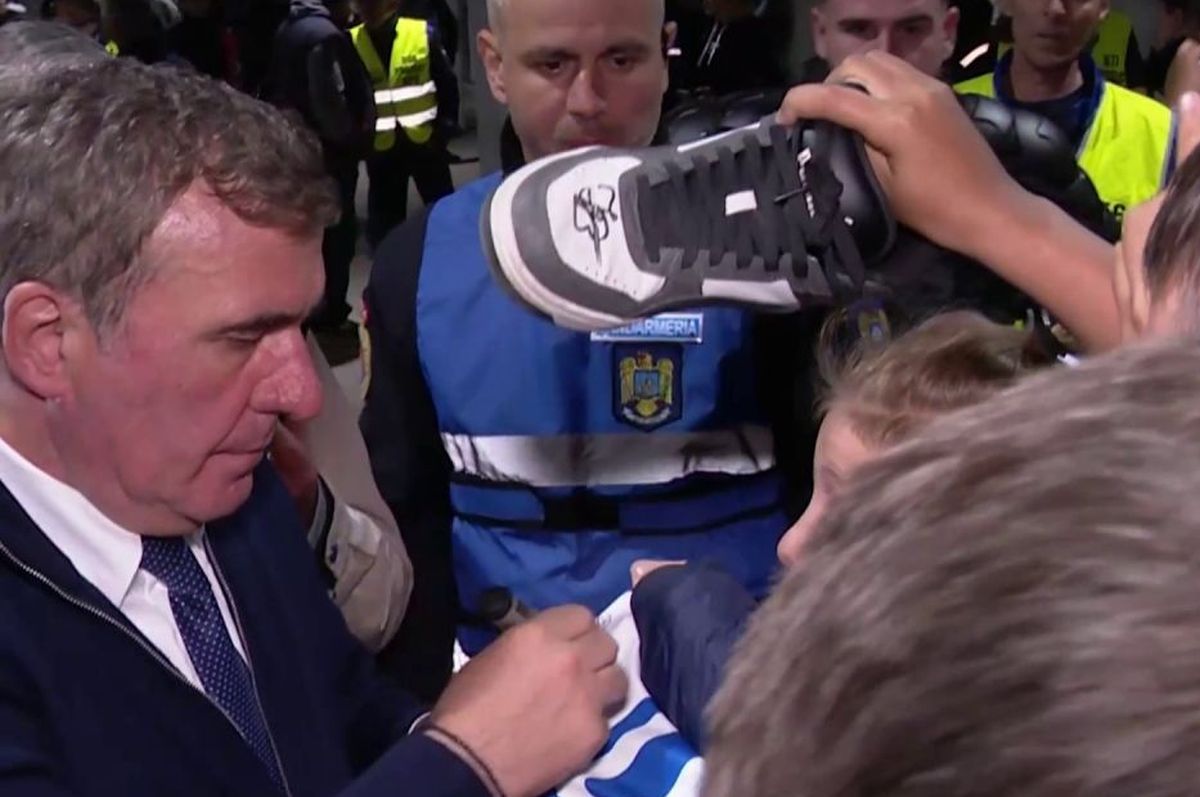 Imaginile serii » Hagi, gest excepțional după Craiova - Farul: ce a făcut timp de 20 de minute