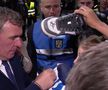 Universitatea Craiova - Farul 1-1 » La finalul partidei, Gică Hagi (58 de ani), managerul dobrogenilor, a stat 20 de minute la autografe, deși remiza din Bănie s-ar putea să-l coste titlul!