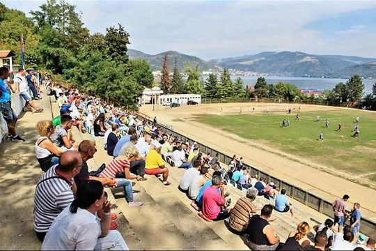 Imagine suprinsă în trecut pe stadionul din Orșova / Sursă foto: Săptămâna Mehedințeană