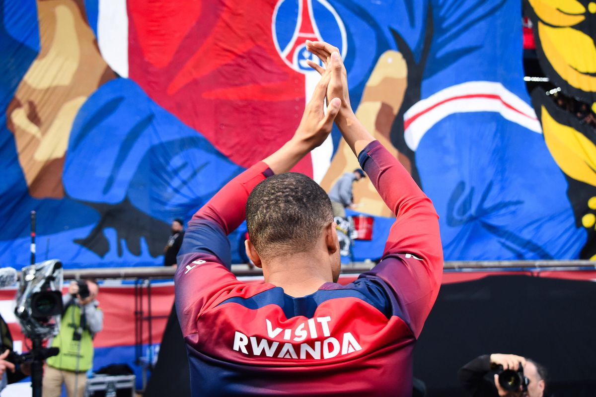 Kylian Mbappe și-a luat adio de la PSG » Disensiuni între suporteri: unii i-au pregătit o scenografie, alții l-au huiduit