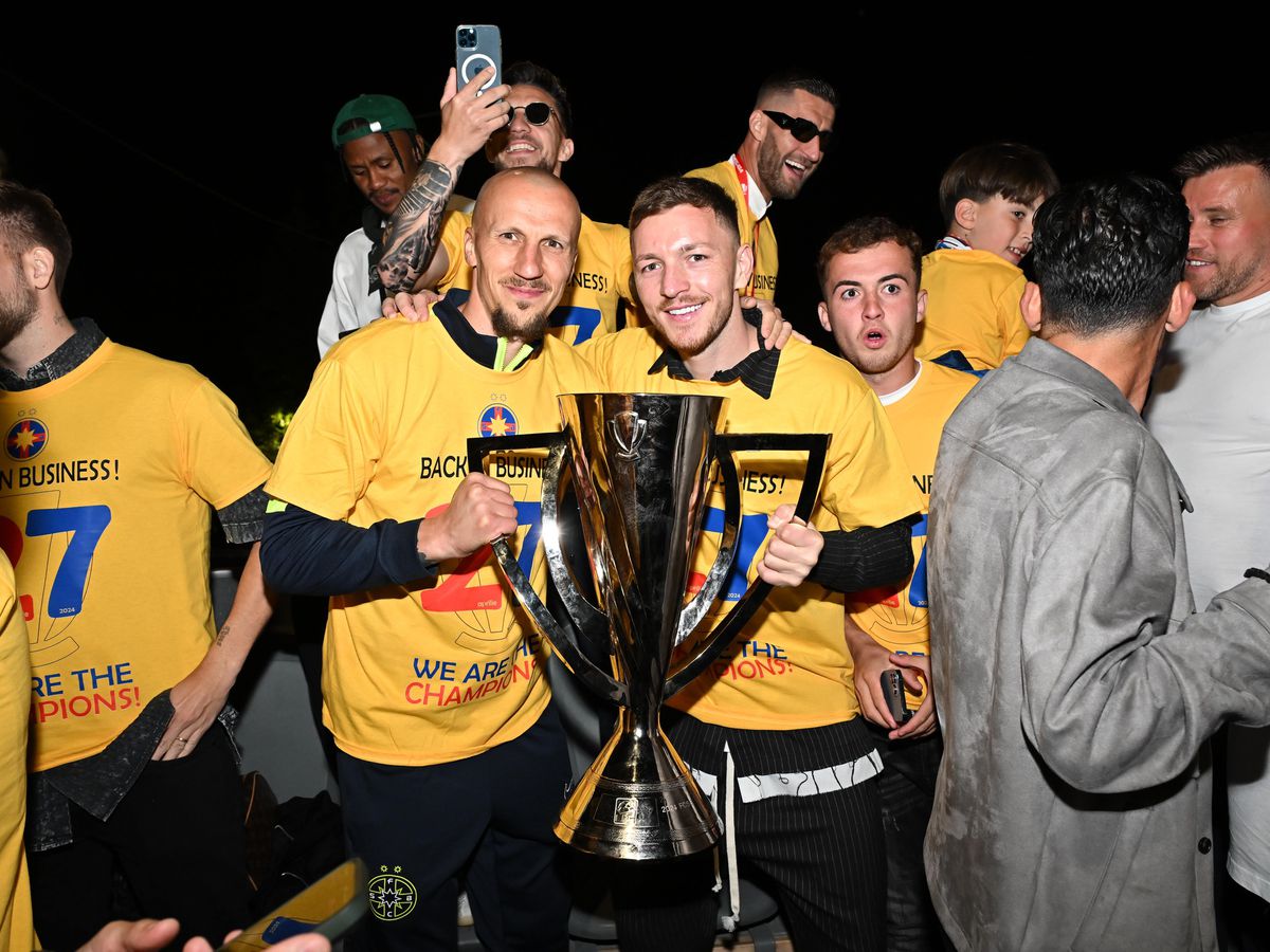 Au apărut imaginile „păstrate la sertar” » FCSB a făcut noapte roș-albastră pe străzile din București