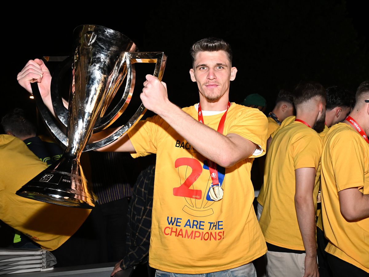 Imagini din autocarul campionilor de la FCSB