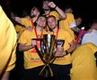 FCSB a plecat de la Arena Națională cu un autocar special. 5.000 de fani i-au așteptat la Ateneul Român FOTO Răzvan Păsărică / sportpictures.eu