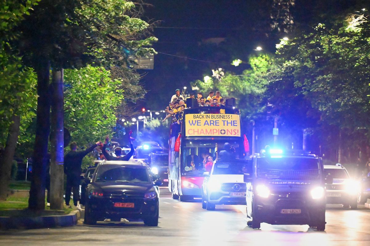 FCSB, campioana României » 50 de imagini de colecție realizate de Raed Krishan, fotoreporterul Gazetei Sporturilor