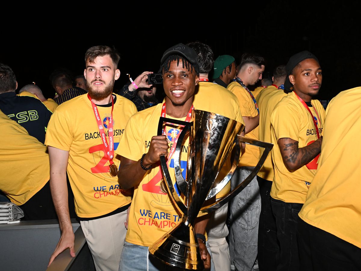 Imagini din autocarul campionilor de la FCSB