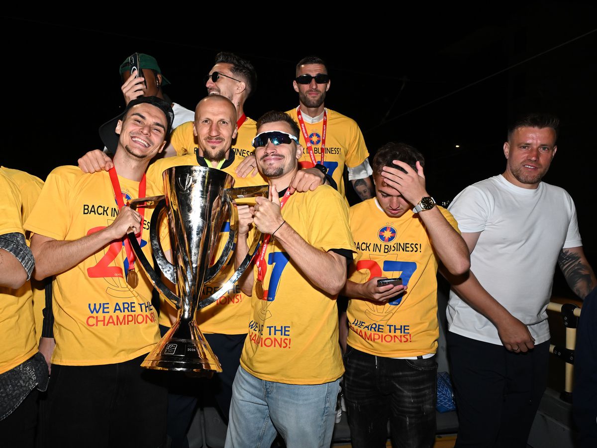Imagini din autocarul campionilor de la FCSB