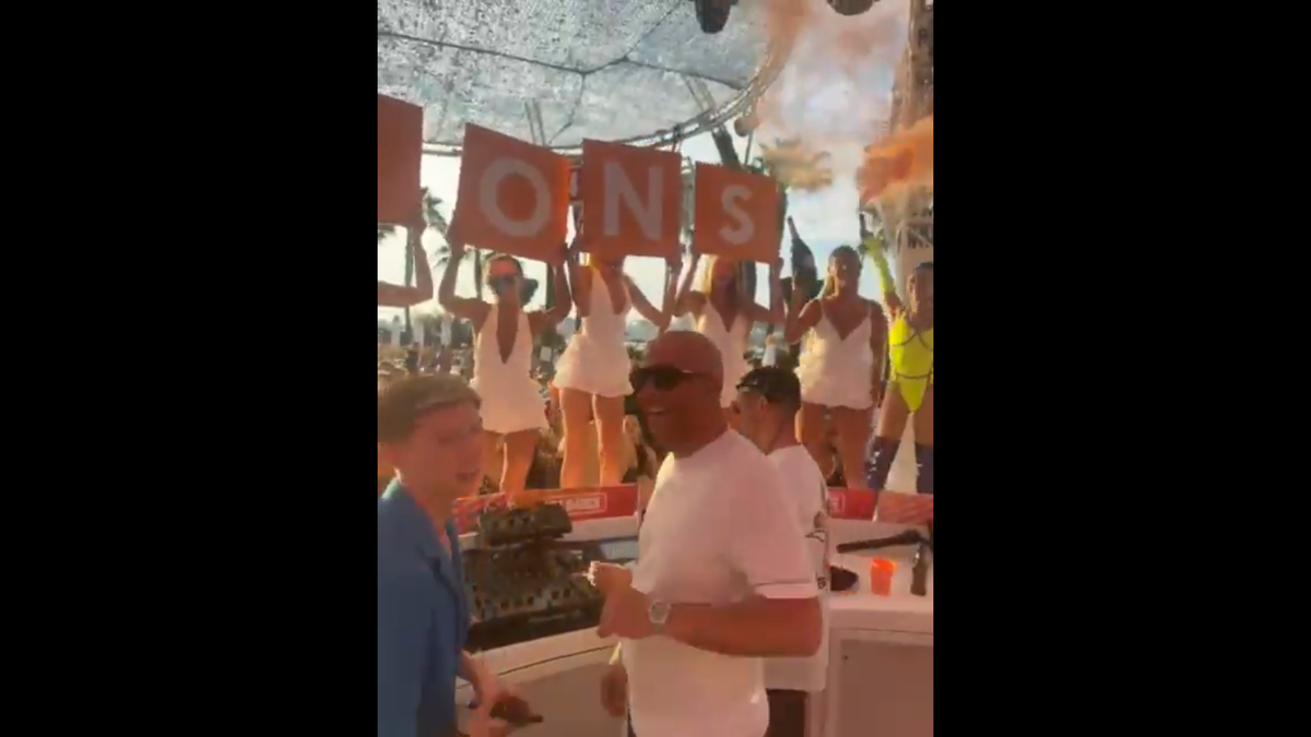 Arne Slot a sărbătorit în Ibiza titlul câștigat cu Liverpool