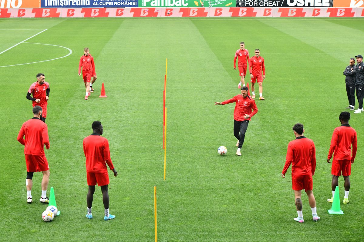 Ce șansă! Singurul fotbalist din Superliga care poate face eventul anul acesta: Cupa pentru un sezon de vis!