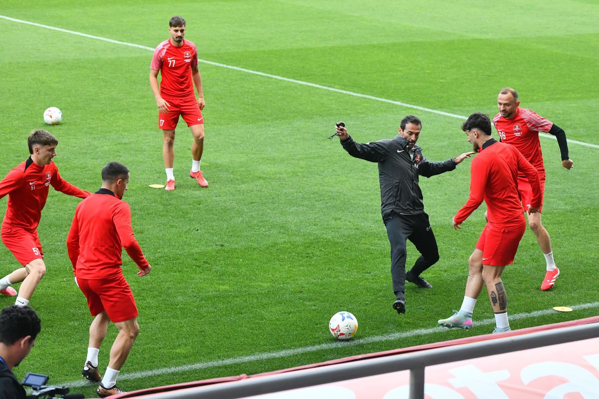 Ce șansă! Singurul fotbalist din Superliga care poate face eventul anul acesta: Cupa pentru un sezon de vis!