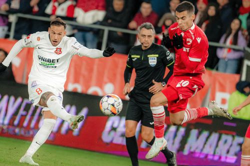 CORESPONDENȚĂ DIN ARAD Dan Petrescu a numit fotbalistul din Liga 1 care poate juca la orice club din Europa: „Are talent”
