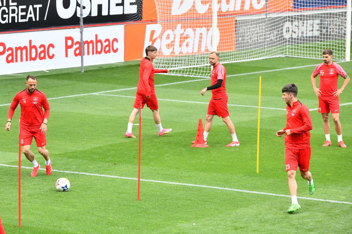 Ce șansă! Singurul fotbalist din Superliga care poate face eventul anul acesta: Cupa pentru un sezon de vis!