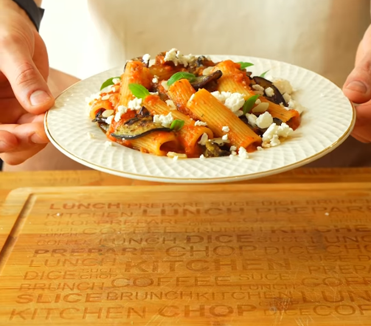 „Mamă, e bun rău” » Daniel Bîrligea și-a prezentat meniul favorit pentru o zi: „De la nea Gigi”