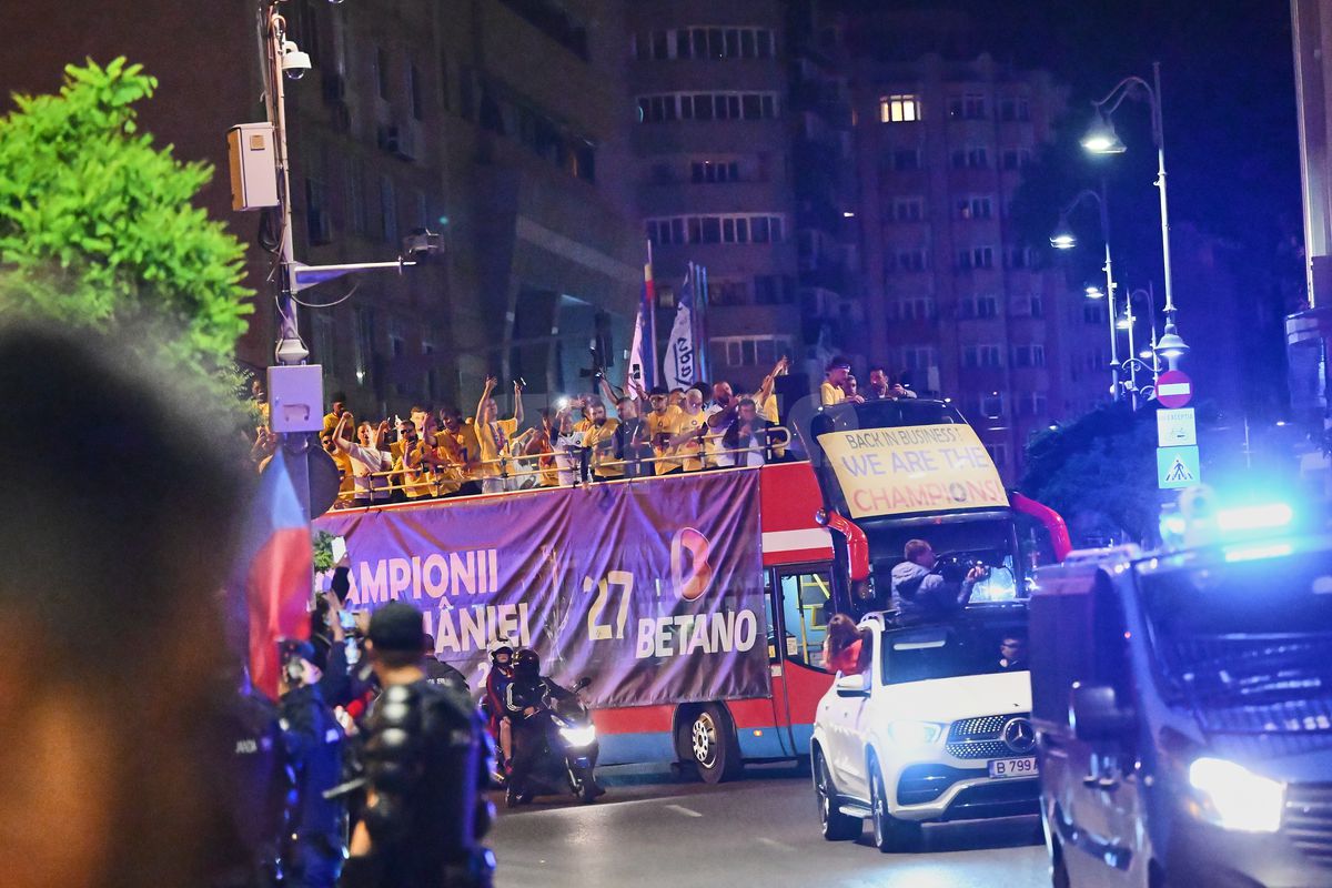 De la „țeapa” Bancorex, de 2,4 miliarde, la giganți precum Orange sau ArcelorMittal » Care sunt companiile care „au luat titlul” în Liga 1, după Revoluție