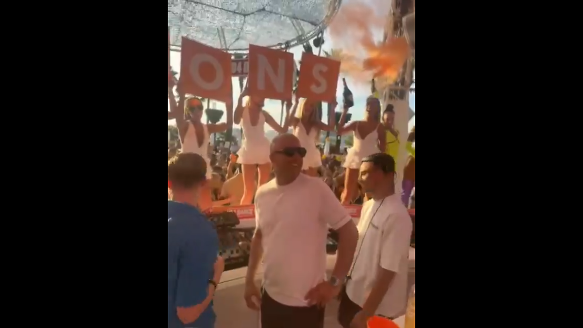 Arne Slot a sărbătorit în Ibiza titlul câștigat cu Liverpool