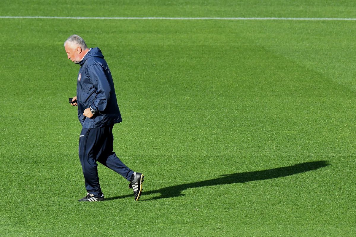 „Voi lua o pauză!” » Slăbit de problemele de sănătate, Dan Petrescu n-a uitat de FCSB: „Au avut de toate, chiar și arbitraje”