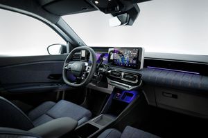 Mașina celebră a revenit după 30 de ani în România » A păstrat ADN-ul „tatălui” și este mai ieftină decât Ford și Fiat