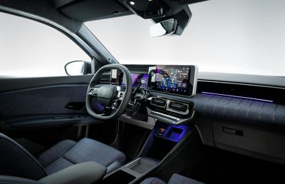 Mașina celebră a revenit după 30 de ani în România » A păstrat ADN-ul „tatălui” și este mai ieftină decât Ford și Fiat