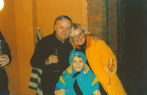 Interviu cu mezinul lui Cristian Țopescu: „Gheorghe Hagi, Nadia Comăneci, Ivan Patzaichin, Ilie Năstase și Helmut Duckadam, toți veneau la zilele de naștere” » „Asta cred că am moștenit de la tata”