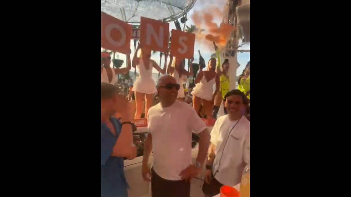 Arne Slot a sărbătorit în Ibiza titlul câștigat cu Liverpool