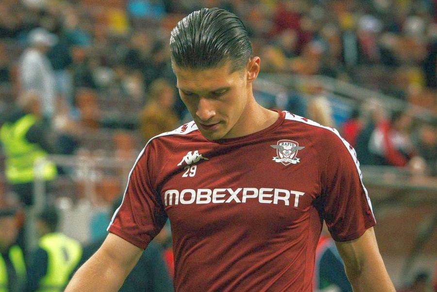 Cu o cotă de 3,2 milioane de euro pe Transfermarkt, Alex Dobre a marcat de 17 ori în acest sezon pentru Rapid, foto: Facebook @Rapid Daniel Pancu ia tare o vedetă a Rapidului: „Îl aduc la voi în studio, explică-ne!”
