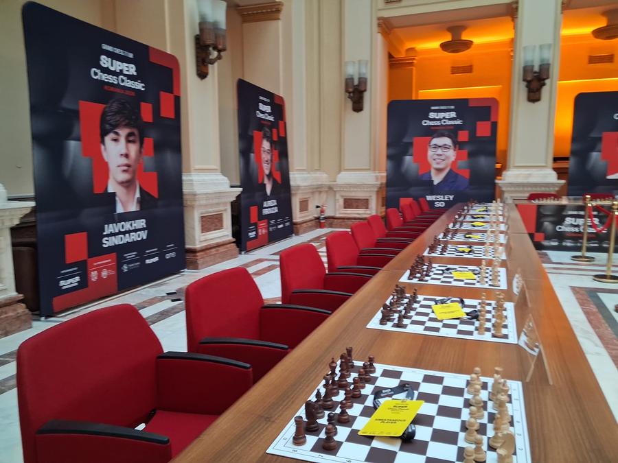 Începe Super Chess Classic România 2026: 100.000 de dolari pentru câștigător și premieră în istoria șahului mondial la București