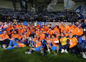 În timp ce Craiova sărbătorea triumful din Cupă, fotoreporterul GSP a surprins o imagine colosală cu Nistor și Chipciu