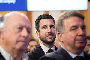 „Regele Soarelui” are alături un fotbalist legendar al Realului! Așa vrea să-l doboare pe Florentino Perez