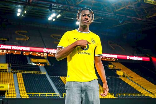 Borussia Dortmund a anunțat prima achiziție a verii: Joane Gadou. Foto: Instagram