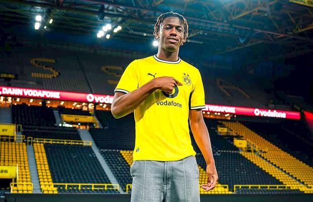 Borussia Dortmund a anunțat prima achiziție a verii: 20 milioane de euro pentru uriașul de 1,95 metri