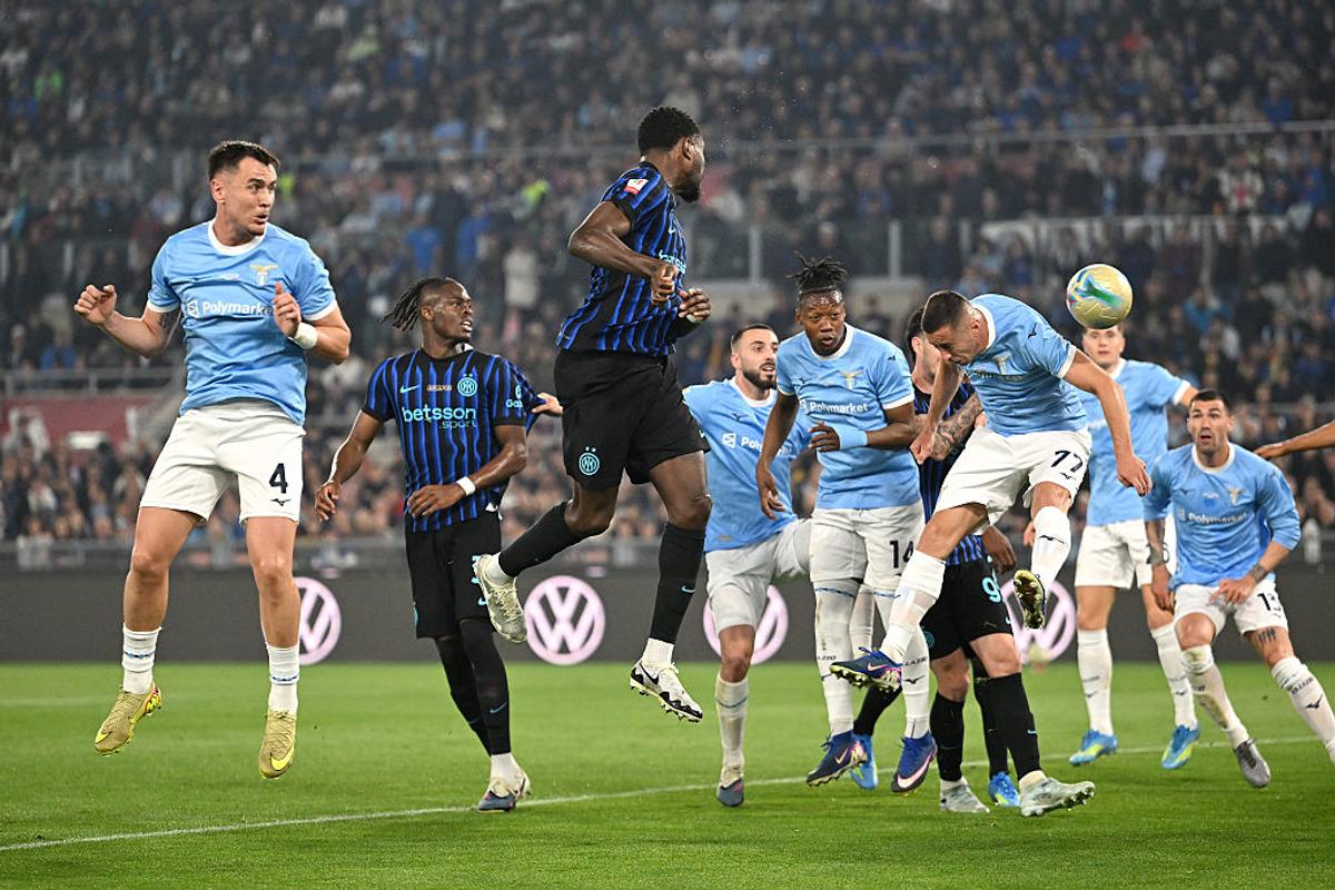 Cristi Chivu a transmis ce urmează, după cele două trofee cucerite cu Inter: „În fotbal, lucrurile se planifică pe termen scurt”