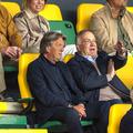 Dick Advocaat, central, aici în tribune la un Fortuna Sittard - Feyenoord pe 3 mai // foto: Imago Images