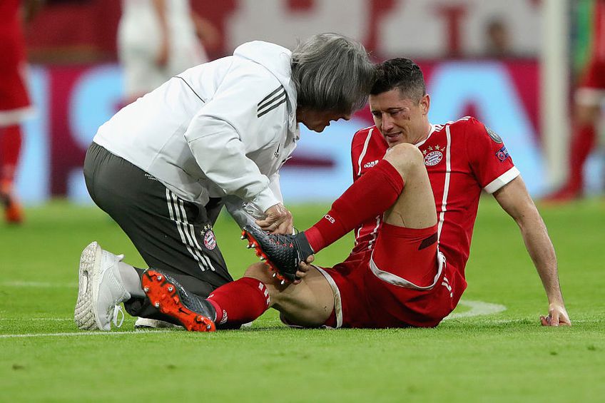 Hans-Wilhelm Müller-Wohlfahrt  și Robert Lewandowski // FOTO: Guliver/Gettyimages