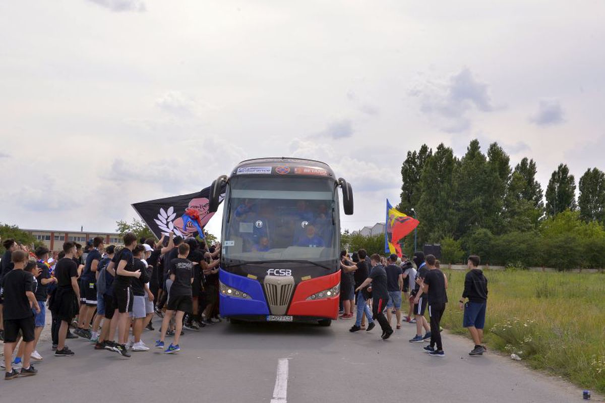 Plecare FCSB spre Cluj