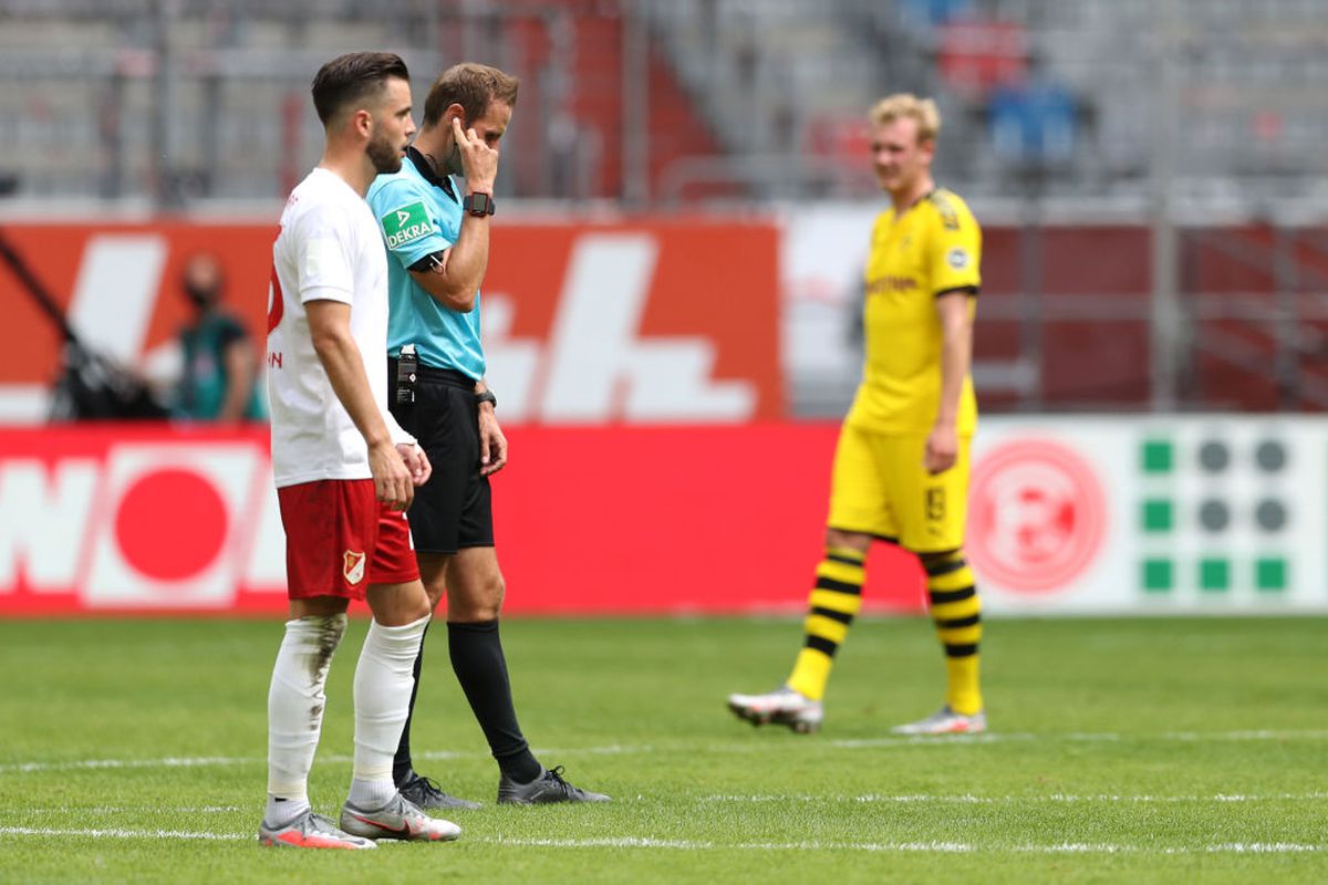 Dusseldorf - Dortmund 0-1. Momente incredibile în Bundesliga: Lucien Favre s-a „rupt” în timp ce sărbătorea golul lui Haaland