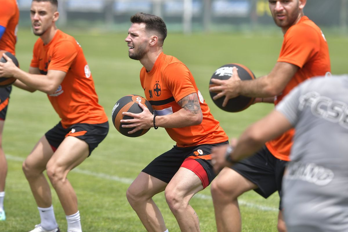 Imagini de la primul antrenament condus de Dinu Todoran la FCSB: jucătorii proaspăt transferați, prezenți