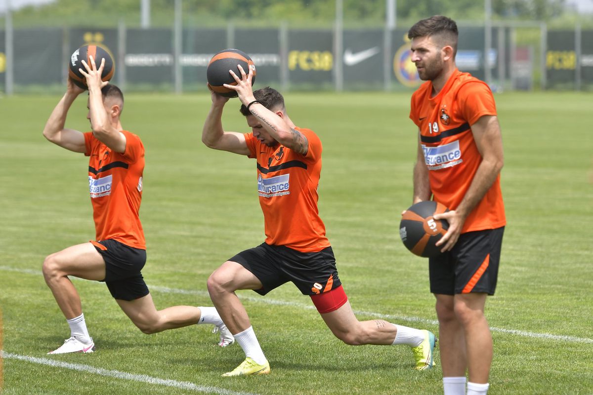 Imagini de la primul antrenament condus de Dinu Todoran la FCSB: jucătorii proaspăt transferați, prezenți