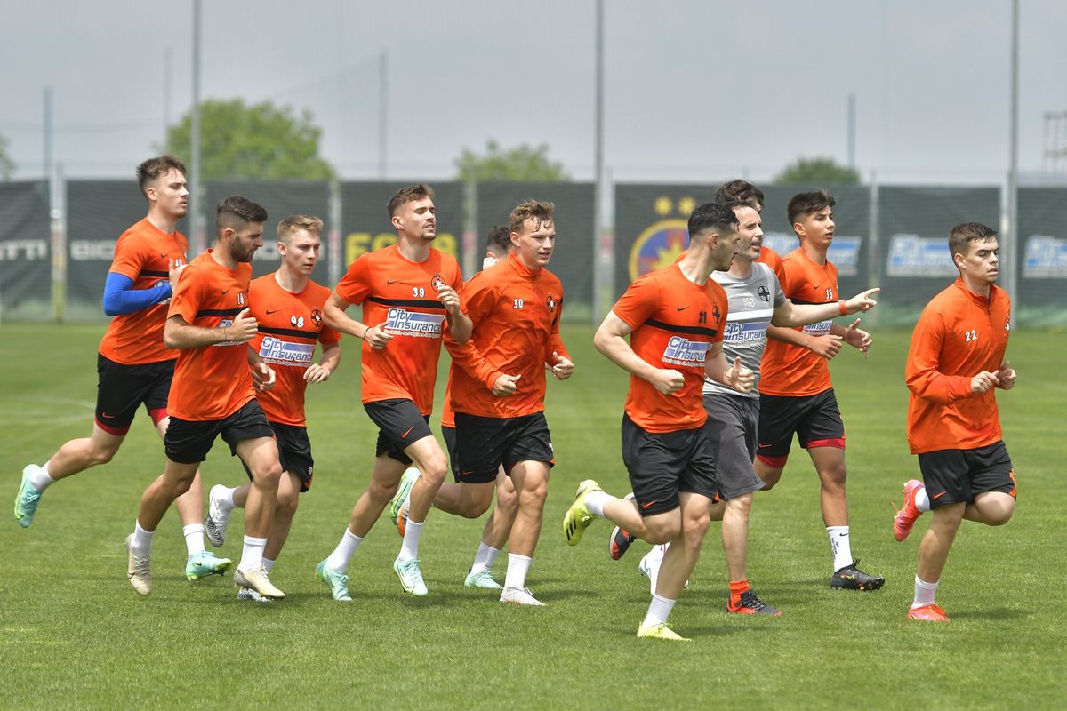 Imagini de la primul antrenament condus de Dinu Todoran la FCSB: jucătorii proaspăt transferați, prezenți