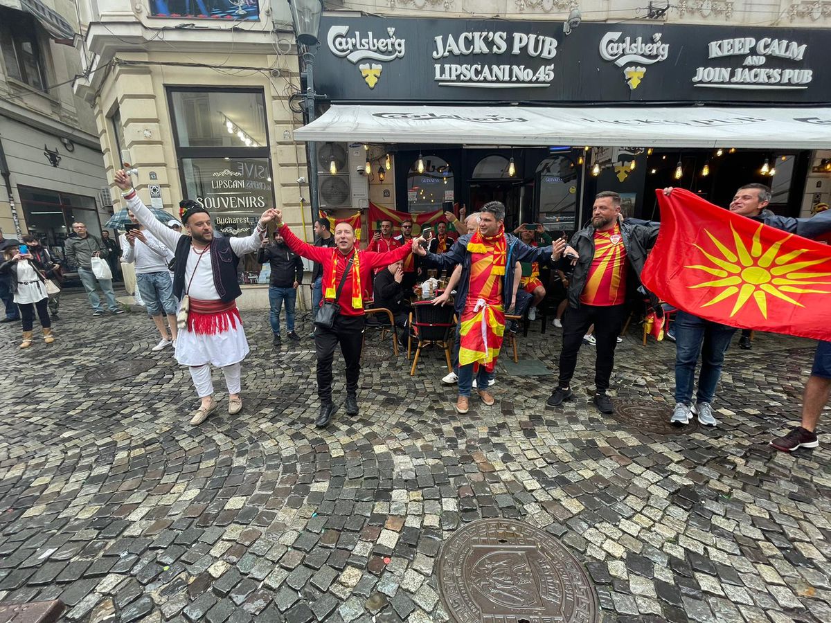Nord-macedonenii, show în Centrul Vechi al Capitalei » Se îndreaptă acum spre Arena Națională