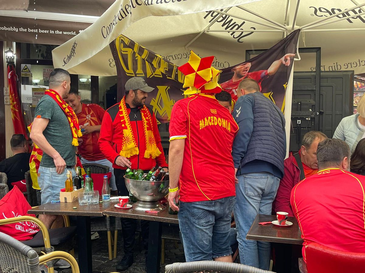 Nord-macedonenii, show în Centrul Vechi al Capitalei » Se îndreaptă acum spre Arena Națională