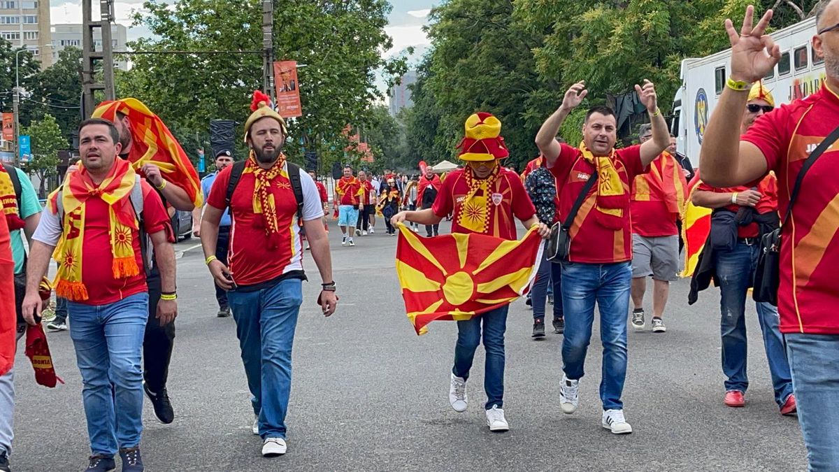 Nord-macedonenii, show în Centrul Vechi al Capitalei » Se îndreaptă acum spre Arena Națională